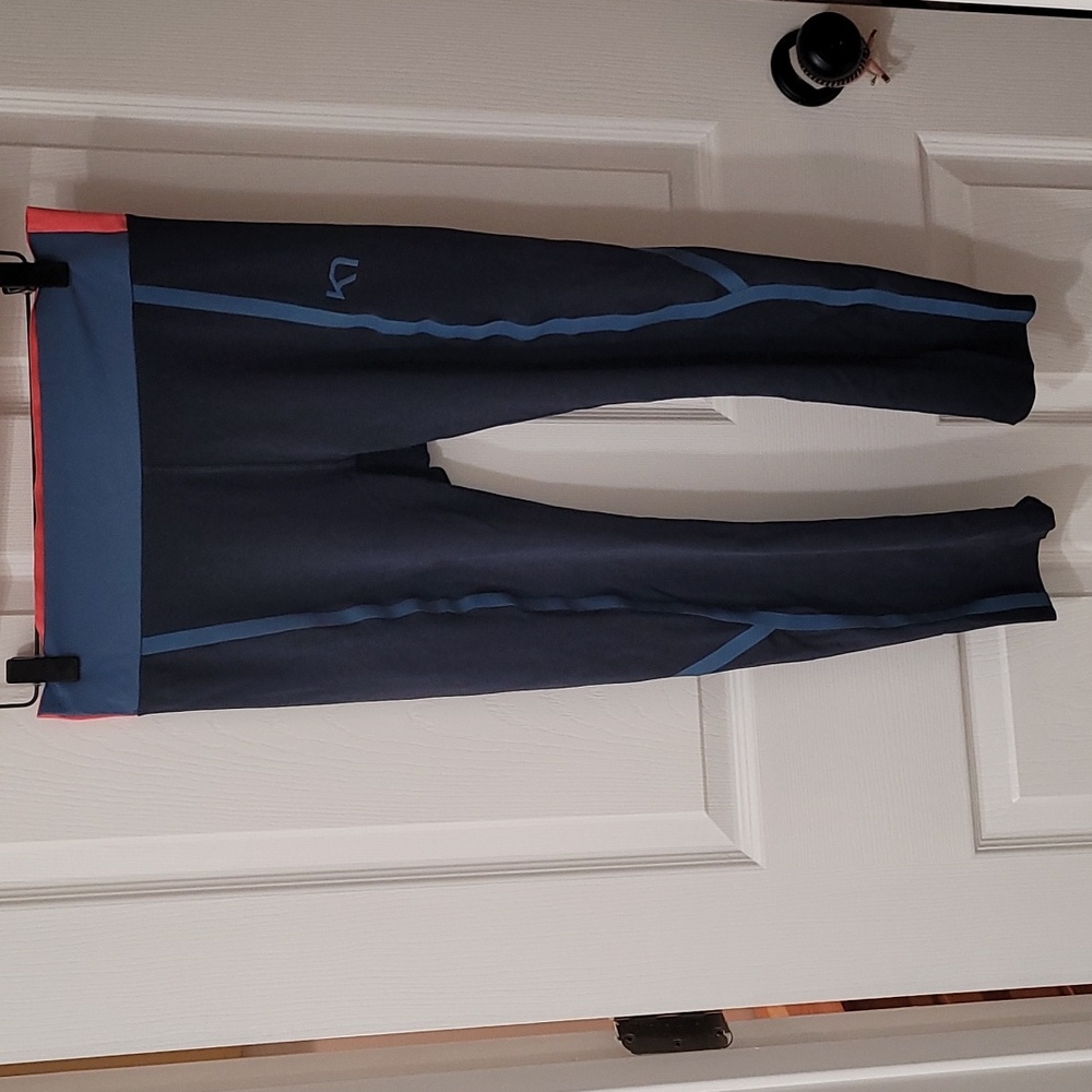 Women's Kari Traa running capris size Medium